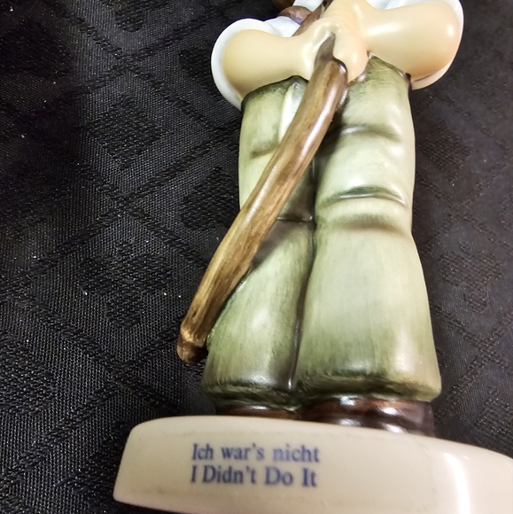 Goebel 'I Didn't Do It' M.I. Hummel Figurine - Picture 2 of 5